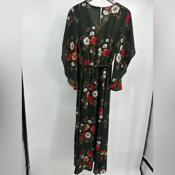 Simple Red and Green V-Neck Bell Sleeve Gown - Picture 6 of 7